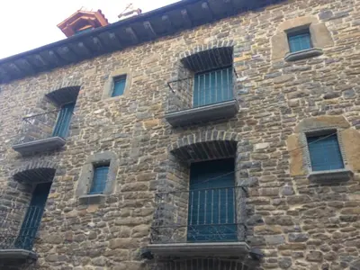 Edificio en el que se encuentra el apartahotel