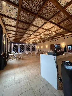 Una televisión o centro de entretenimiento en Tierra de Cubas