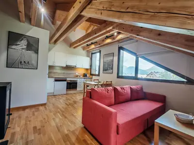 Una cocina o zona de cocina en Chimenea y cocina moderna, encanto rústico con confort - Aüt 3