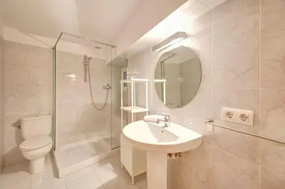 Un baño de Apartamento Recoletas by Clabao