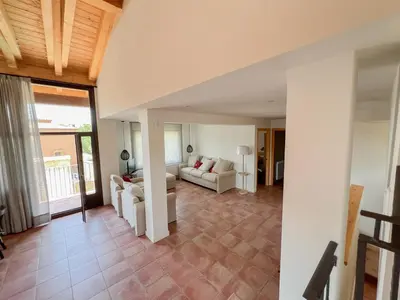Zona de estar de Cal Gabarró - Casa para 12 con piscina, WiFi, AC y BBQ