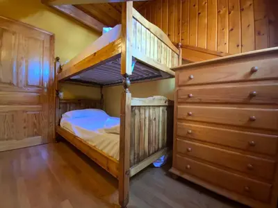 Cama o camas de una habitación en Apartamento céntrico en Benasque