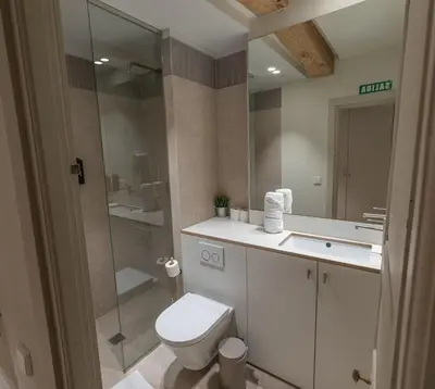 Un baño de Zapatería 30 by Clabao