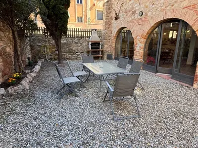 Un patio o zona al aire libre en Cal Capdevila