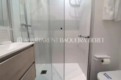 Un baño de Apartarent 1500 - Apartamento Maladeta