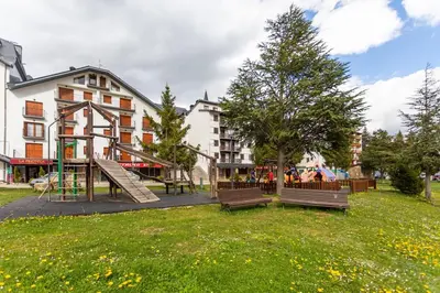 Jardín al aire libre en Collado, terraza con vistas y garaje - Arafita Apartamentos