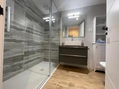 Un baño de Villmor - B23 - Corazón del Casco