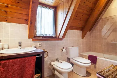 Un baño de Arties Luxury Apartments - Parking y Guardaski en Vall de Ruda
