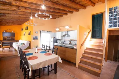 Una cocina o zona de cocina en Casa VIDOSA y Casa MAILO unidas