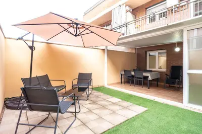 Un patio o zona al aire libre en Apartamento Ponent Stays
