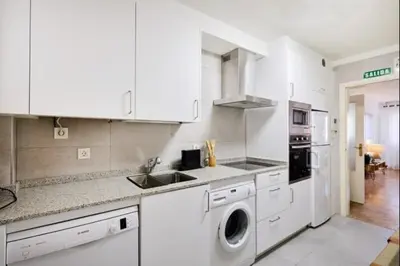 Una cocina o zona de cocina en Azpilagaña by Clabao