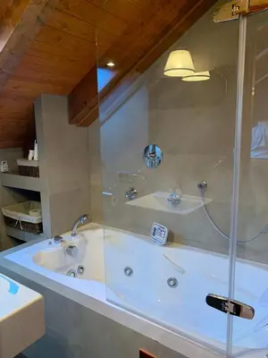 Un baño de Chalet Anayet Lodge Luxury 5 Stars in Formigal