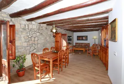 Una televisión o centro de entretenimiento en Casa rural La Siasa
