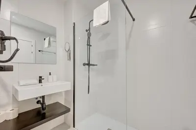 Un baño de Apartamento MYE 2 by Clabao