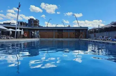 Piscina en o cerca de Duplex Las Margas Vistas Montañas