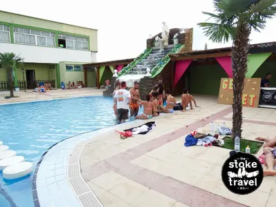 Piscina en o cerca de Pamplona Party Camping