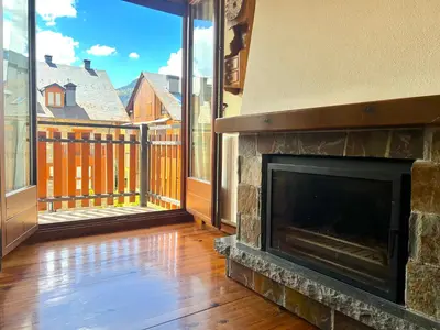 Un balcón o terraza de Apartament lluminós de muntanya by RURAL D'ÀNEU