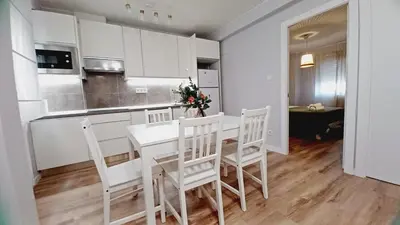 Una cocina o zona de cocina en Quiet apartment near the Pilar