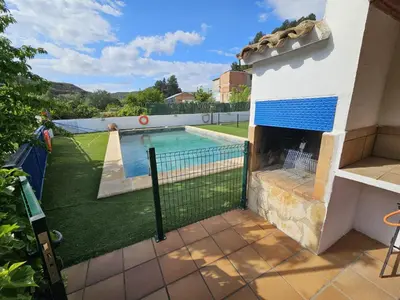 Piscina en o cerca de MEQUEDO LAS CAÑAS Alcañiz