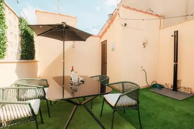 Un patio o zona al aire libre en Ático Cierzo | Nuevo Duplex Terraza | WiFi | 1 BR