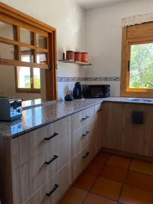Una cocina o zona de cocina en La Kolina Casa Rural