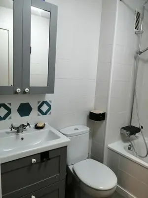 Un baño de Estudio rústico y funcional perfecto para parejas - Cuc 4
