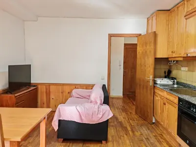 Una cocina o zona de cocina en Planta baja y piscina - Todo lo que necesitas
