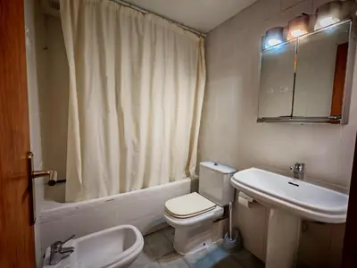 Un baño de Planta baja y piscina - Todo lo que necesitas