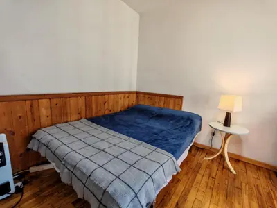 Cama o camas de una habitación en Planta baja y piscina - Todo lo que necesitas
