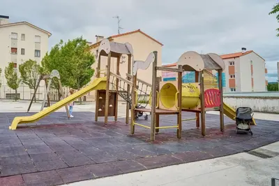 Zona de juegos infantil en Vistabella 1 by Clabao