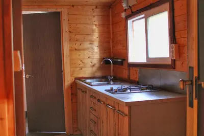 Una cocina o zona de cocina en ARES Ecoresort