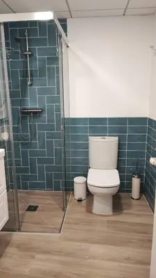 Un baño de Cal Serraller