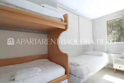 Cama o camas de una habitación en Apartarent 1500 - Apartamento Montlude