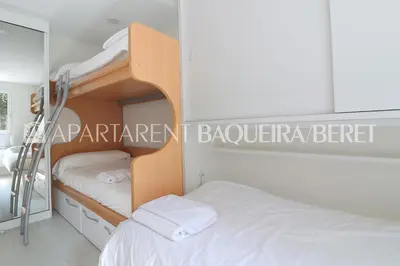 Cama o camas de una habitación en Apartarent 1500 - Apartamento Montlude