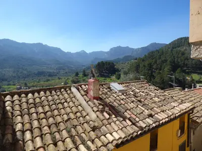 Vista general de una montaña o vista desde la casa o chalet