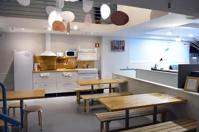 Una cocina o zona de cocina en Albergue Plaza Catedral