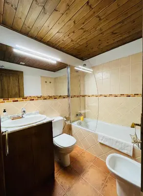 Un baño de Los Pinos