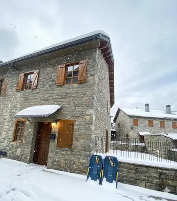 Chalet Ibones Azules 7 pax en invierno