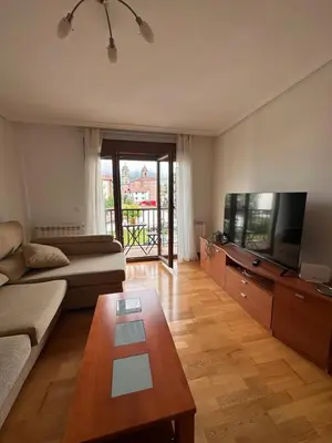 Una televisión o centro de entretenimiento en Xorroxin