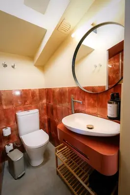 Un baño de Hotel Boutique CaLagneta - Art i Vi