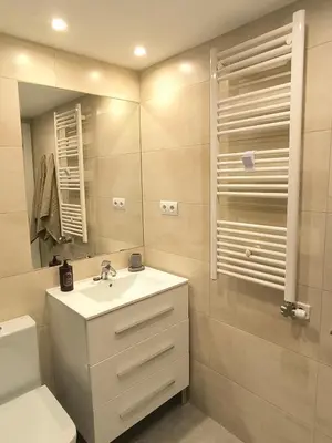 Un baño de La Quinta de la Cadena by Alogest