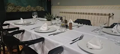 Un restaurante o sitio para comer en Hostal Casa Casado