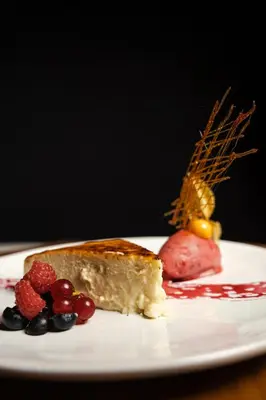 Comida en o cerca de este hotel