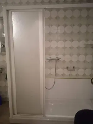 Un baño de central apartment in Caspe