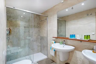 Un baño de Bee Happy Erletokieta apartamento en Pamplona