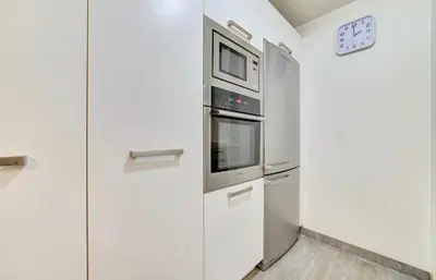 Una cocina o zona de cocina en Experience the running of the bulls from your balcony
