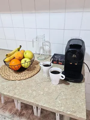 Utensilios para hacer té y café en Casa Pinares de Venecia