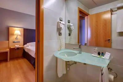 Un baño de U Hotel Villa-Gomá