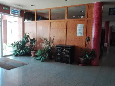 El vestíbulo o zona de recepción de Hotel Restaurant Casa Miquel
