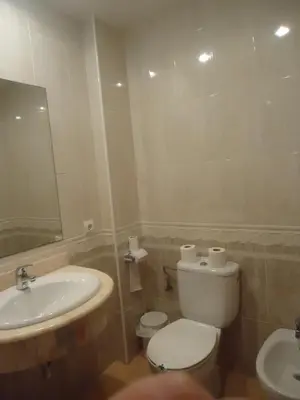 Un baño de Hotel Restaurant Casa Miquel